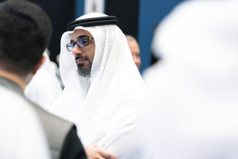 El presidente de los Emiratos Árabes Unidos nombra a su hijo mayor príncipe heredero de Abu Dabi