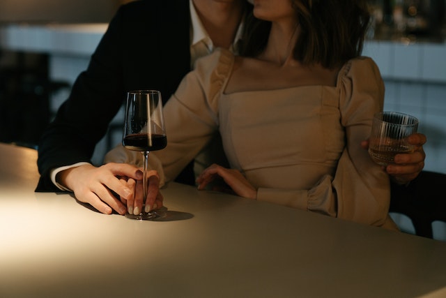 Por qué no debes beber alcohol antes de tener relaciones sexuales