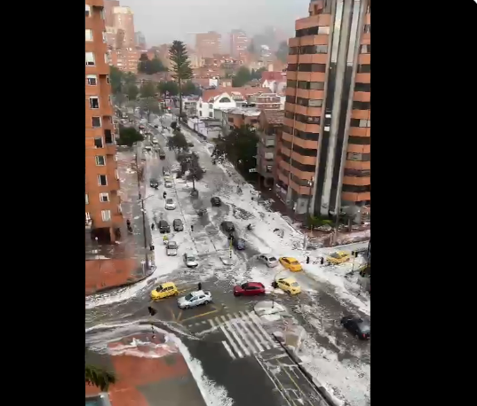Granizada colapsó el tránsito en Bogotá