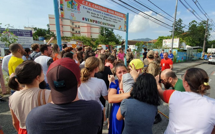 Brasil: Hombre con un hacha mata a cuatro niños y hiere a tres en una guardería