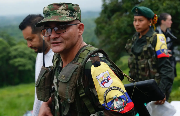 El líder de la principal disidencia de las FARC abandona las negociaciones de paz en Colombia