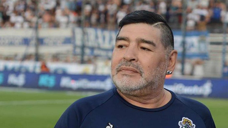 Ocho personas van a juicio por muerte de Maradona