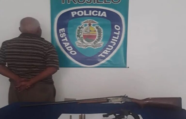 Arrestan a hombre por intento de homicidio contra dos personas en Pampán