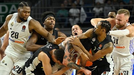 Pelea entre jugadores del Real Madrid y Partizan suspende el partido (VÍDEO)