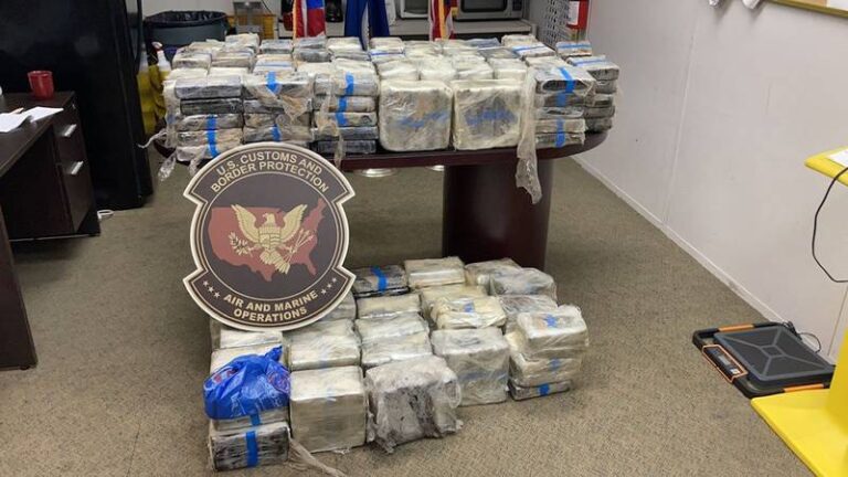 Detienen a tres venezolanos en Puerto Rico con más de mil kilos de cocaína
