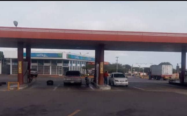 PDVSA asigna tres nuevas gasolineras subsidiadas para descongestionar colas en Coro