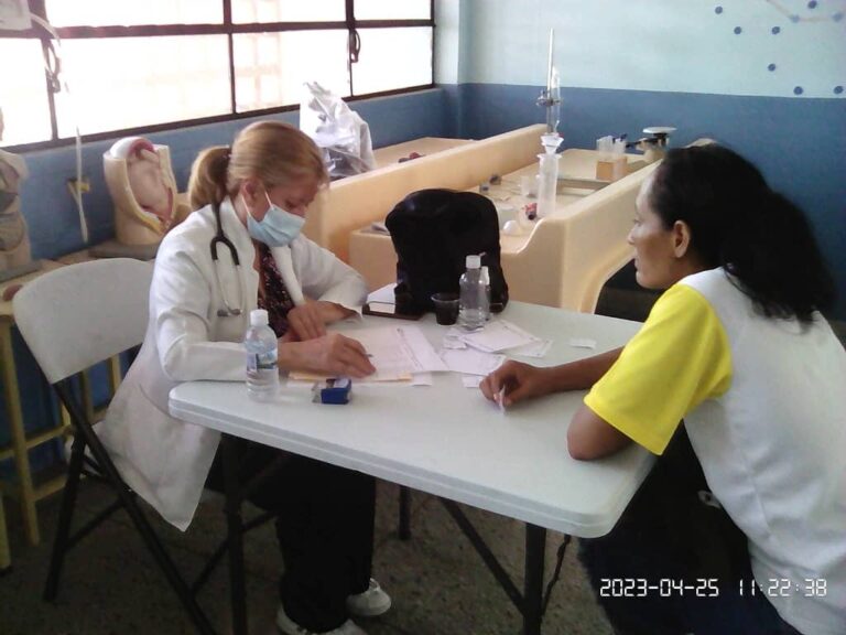 Ipasme atiende salud del personal educativo en Paraguaná