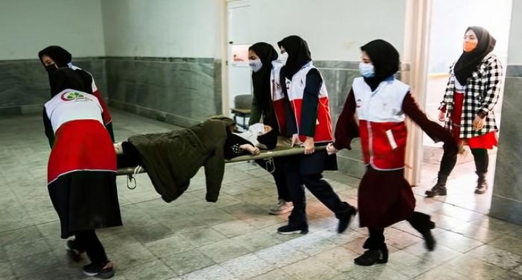 20 estudiantes hospitalizadas por nuevo envenenamiento en Irán