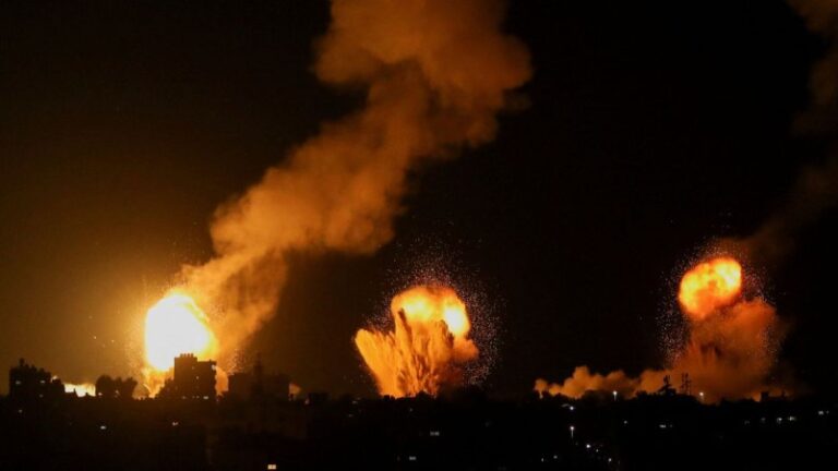 Israel ataca Líbano y Gaza tras recibir disparos de cohetes