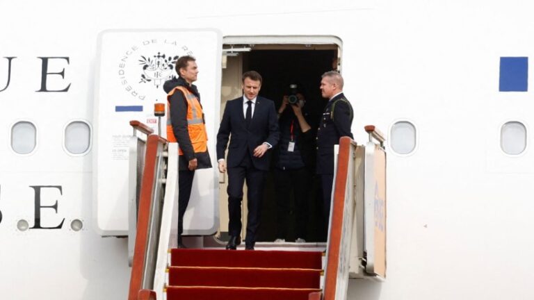 Emmanuel Macron llega a China