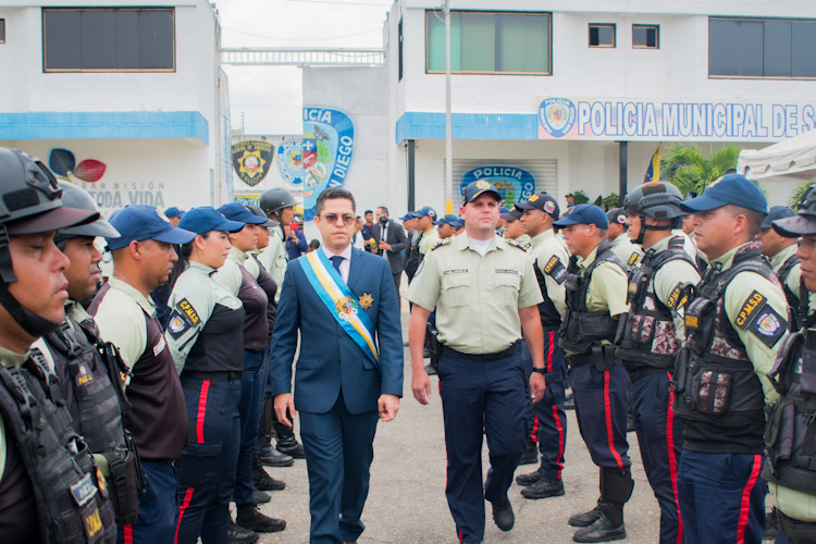 Alcaldía de San Diego retoma control de policía municipal