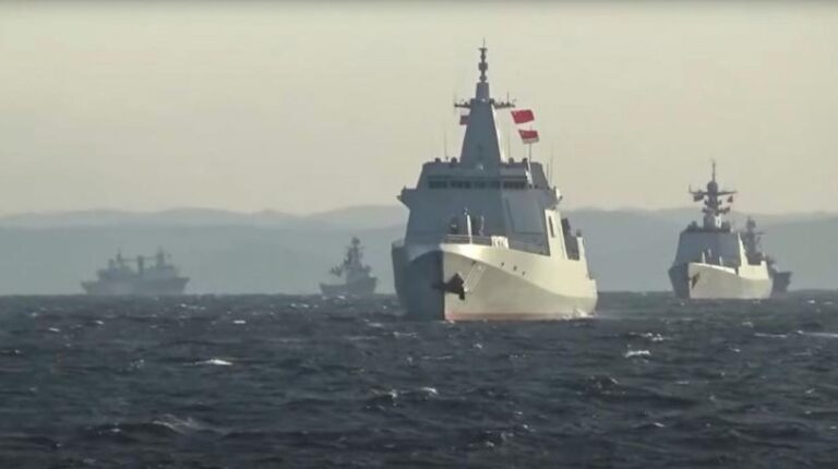 Rusia pone en máxima alerta de combate su flota del Pacífico para ejercicios