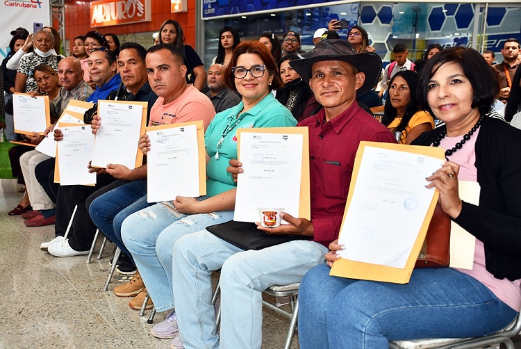 368 emprendedores de Carirubana recibieron registros mercantiles de sus empresas