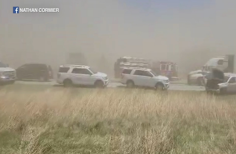 Seis muertos y 30 heridos tras choque múltiple por tormenta de polvo en EEUU