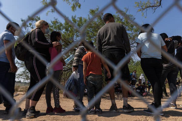Estados Unidos anuncia que aumentará las devoluciones de migrantes en caliente
