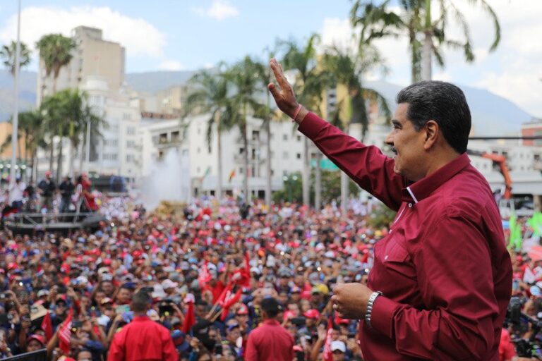 Maduro anunció ajuste de cestaticket y bono de guerra económica