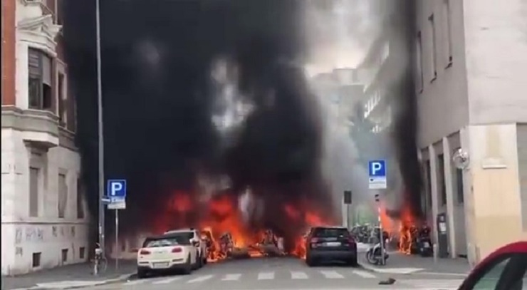 Milán: camión con tanques de oxígeno estalló en el centro de la ciudad, dejando un herido