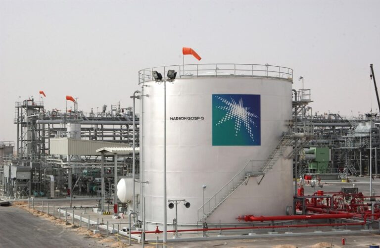 La petrolera saudita Aramco anuncia beneficios de 31.900 millones de dólares