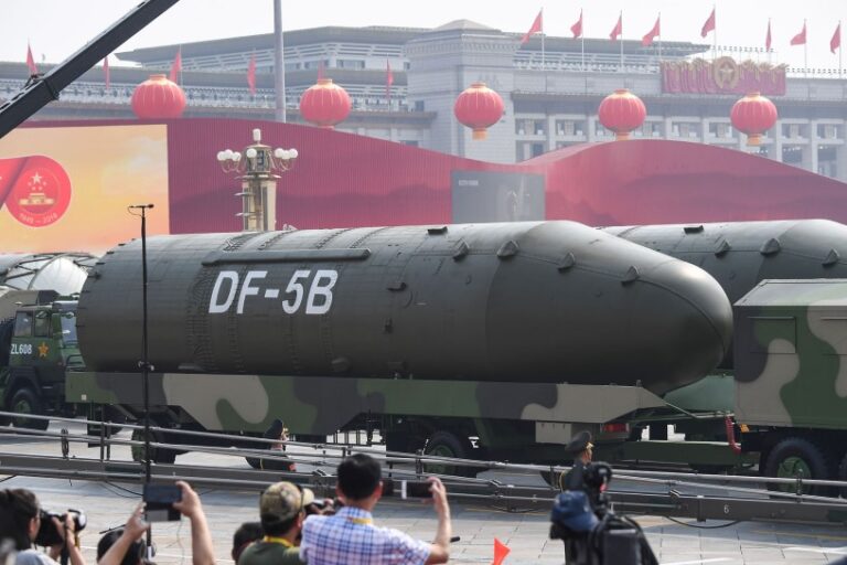 El G7 protesta por el aumento del arsenal nuclear chino