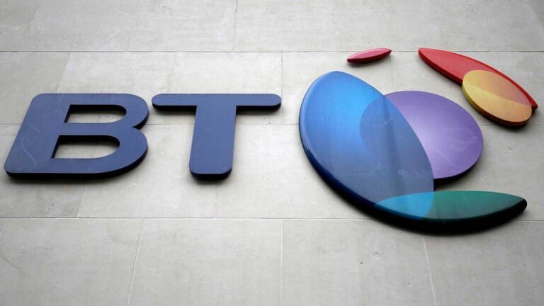 El grupo británico de telefonía BT prevé suprimir hasta 55.000 empleos para 2030