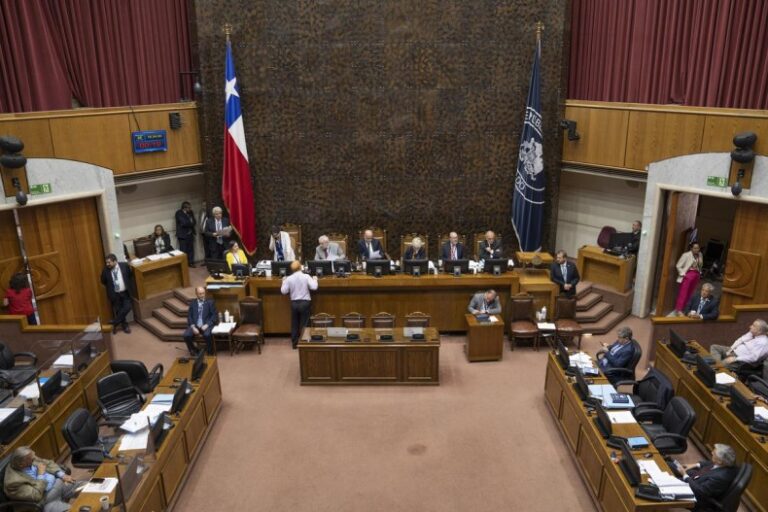 Listo el primer borrador de nueva Constitución de Chile
