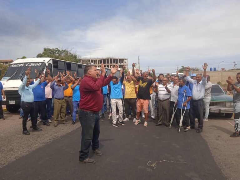 Transportistas de Paraguaná quieren más combustible