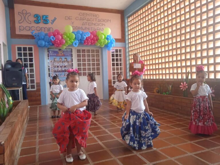 Niños y niñas protagonizan la celebración de los 35 años de Pacomin