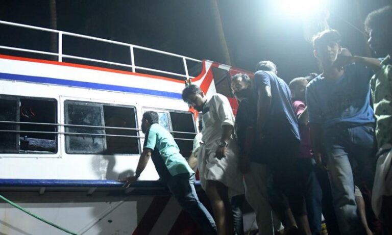 Más de 20 muertos tras volcar un barco en el sur de la India