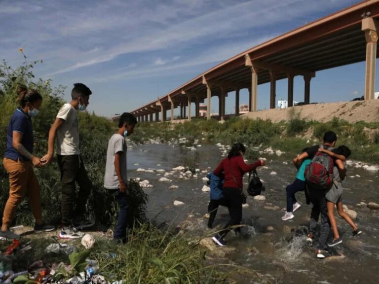 EEUU empezará a limitar el asilo en frontera con México desde este jueves