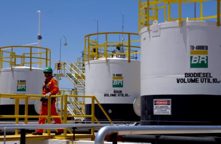 Brasil niega licencia a Petrobras para perforar en Amazonas