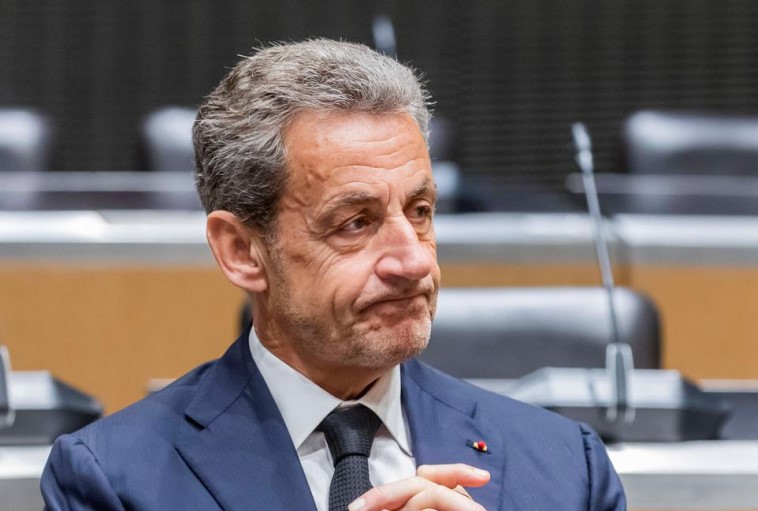 Confirman pena de cárcel para expresidente francés Sarkozy por corrupción