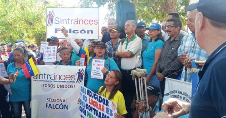 Trabajadores de Coro marcharon para exigir un salario digno y sustancioso