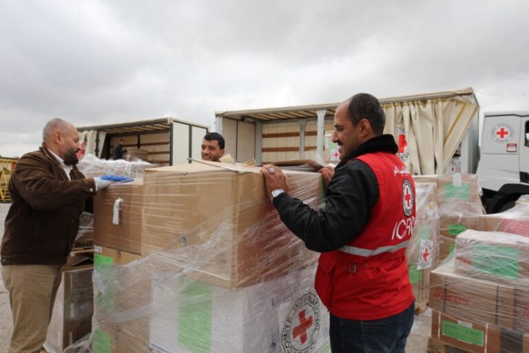 Los países árabes envían decenas de toneladas de ayuda médica y humanitaria a Sudán