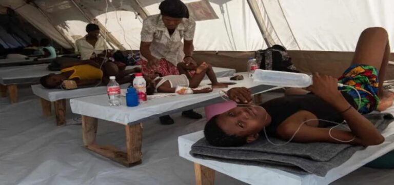 Ascienden a 21 los muertos por un brote de cólera cercano a la capital de Sudáfrica