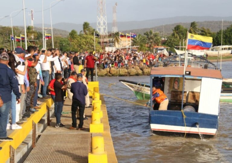 Llegan a Curacao las dos primeras embarcaciones venezolanas con productos agrícolas tras reapertura de frontera