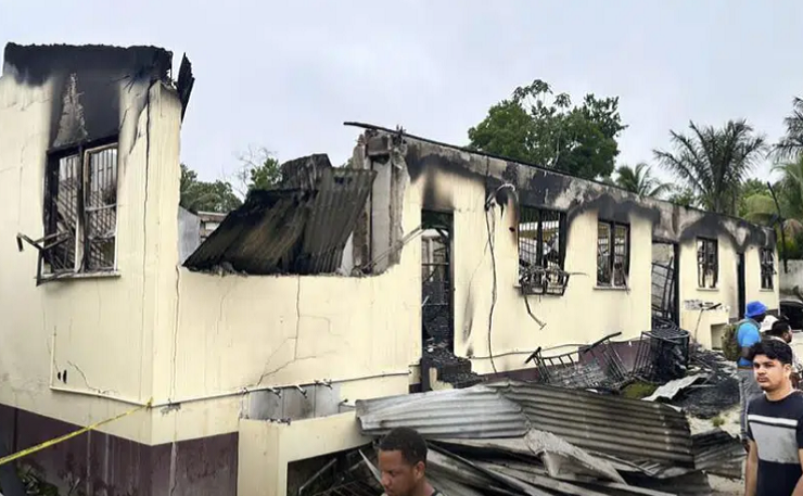 Al menos 20 muertos en incendio de residencia estudiantil en Guyana