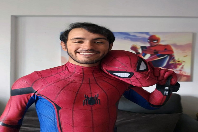 Venezolano Oscar Olivares hará el doblaje en español de Spider-Man
