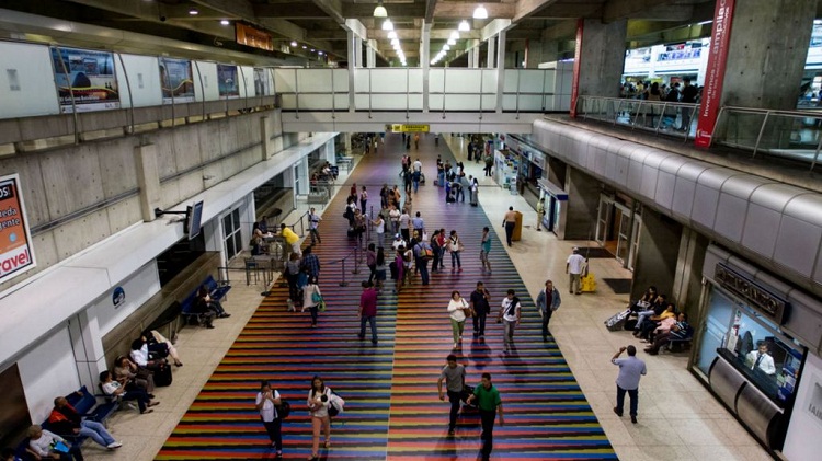 Comisarios PNB exigían 5$ por turno a sus subalternos en el aeropuerto de Maiquetía