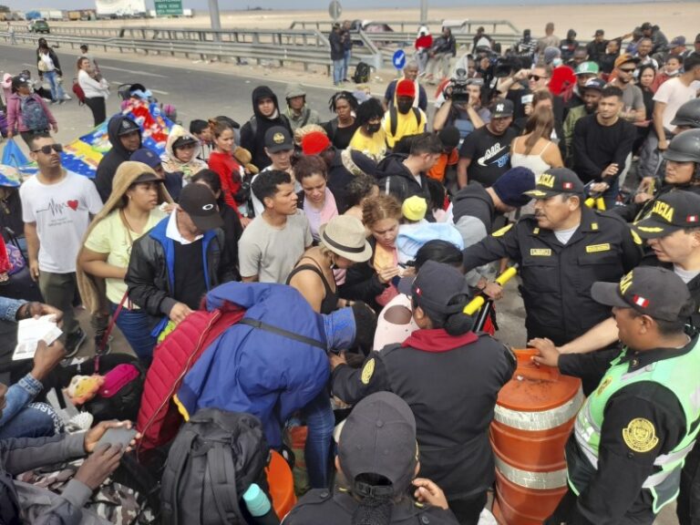 El canciller chileno confirma repatriación a Venezuela de migrantes varados