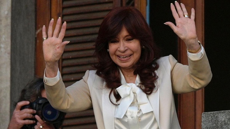 Sobreseen a Cristina Kirchner en la causa por lavado de activos