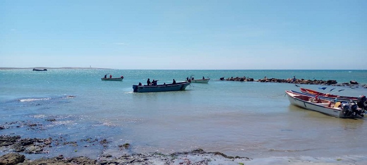 Zodimainoc socorre a tres pescadores que habían quedado a la deriva en el Cabo San Román
