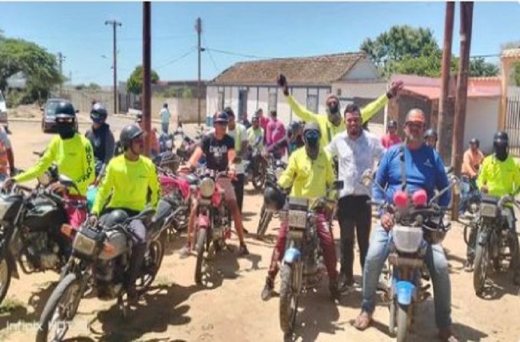 Alcaldía del municipio Falcón dictó taller de sensibilización turística y atención al cliente a líneas de mototaxi