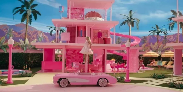Barbie llega a la gran pantalla salpicada de rosa lo que provocó la escasez  de la pintura