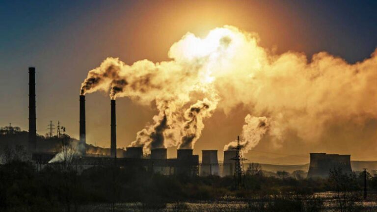 Las emisiones de CO2 del sector energético alcanzaron un récord en 2022, según un estudio