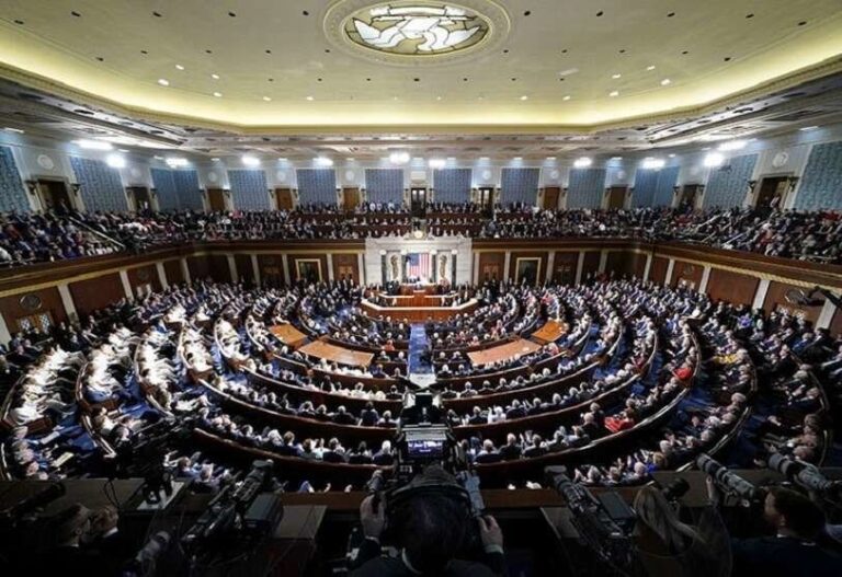 Cámara Baja de EEUU aprueba pacto para elevar techo de deuda