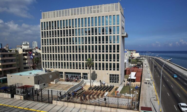 EEUU renueva su embajada en La Habana tras años de abandono