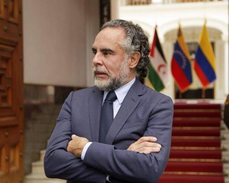 Armando Benedetti seguirá siendo embajador en Venezuela hasta el 18 de julio