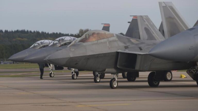 EEUU envía nuevos cazas F-22 a Oriente Medio