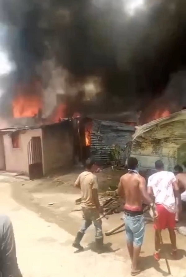 Incendio en invasión deja nueve heridos en Aragua