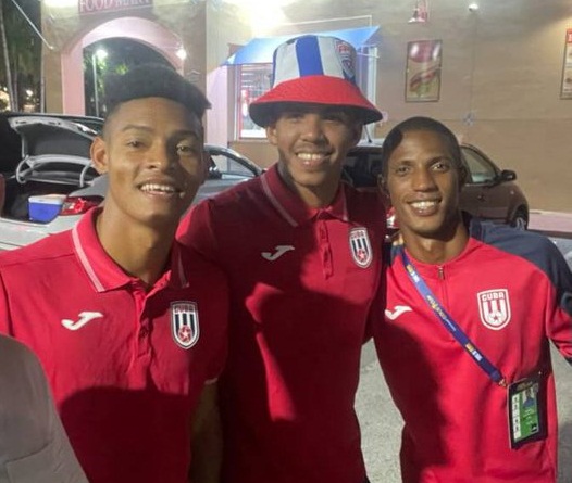 Cuatro futbolistas cubanos desertaron en plena Copa Oro en Miami